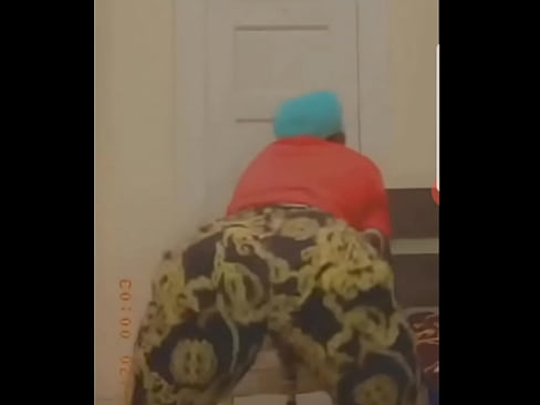 this girl knows how to shake that ass