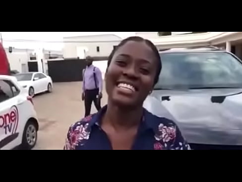 Fella Makafui shows her back