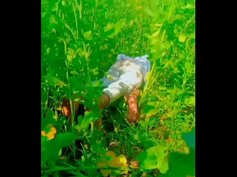 Randi ki chudai khet me