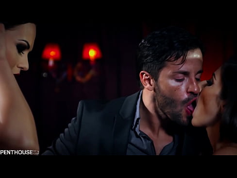 Couple Fucked the Horny French Dancer in the Night Club