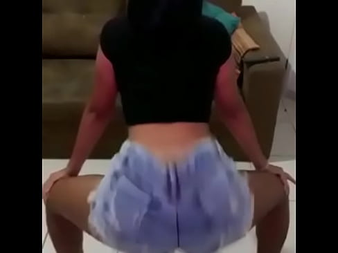 Minha irmã gostinha dançando