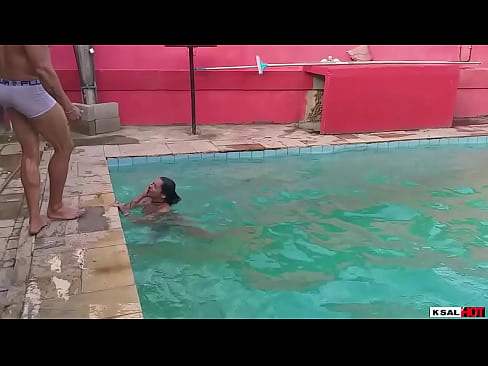 Ksal hot foi para o clube da boate, e foram tomar um banho de piscina, e fuderam na frente de geral.  Ksal hot foi para o clube da boate, e foram tomar um banho de piscina, e fuderam na frente de geral.