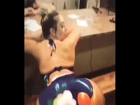 Twerking some ass