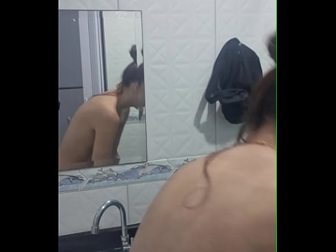 Married woman lost cell phone filming herself in the shower for her lover!