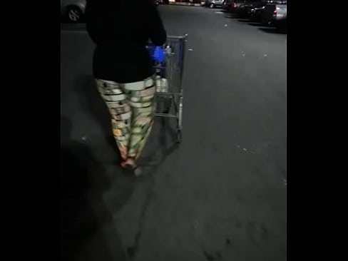 thicc ass walking