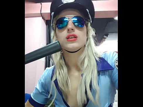 אלינה מודליסטה חשפנית סקסית במועדון משחקת במשחק תפקידים