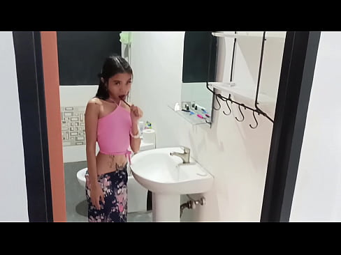 Filipina babe gives rimming - no choice is ass is on the face