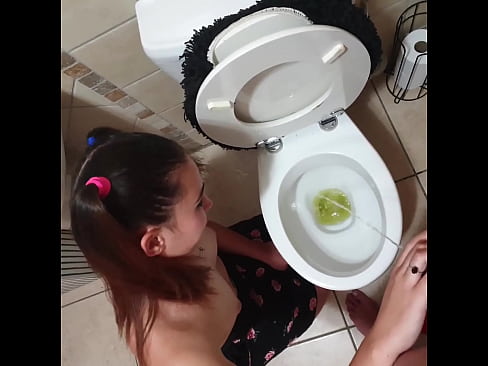 step Daughter cleaning 's dick after taking him for a piss