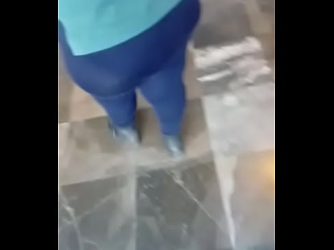 nalgotas en la calle