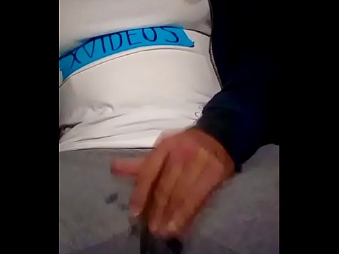 Cumming in yoga pants