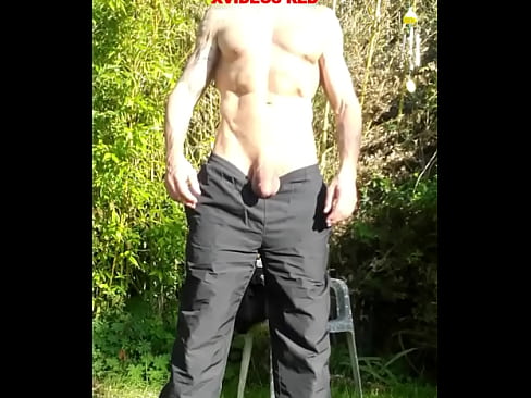 Naked handjob in the garden, nice cumshot,
