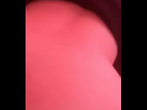 Rompiéndole el culo