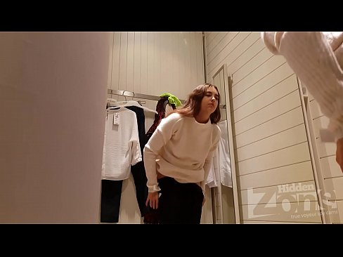 Voyeur in the changing room  Voyeur in the changing room