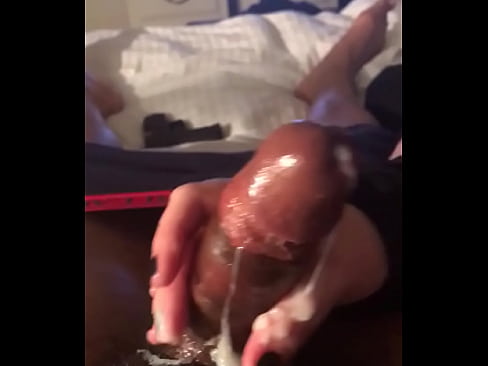 White girl gives greatest tug job