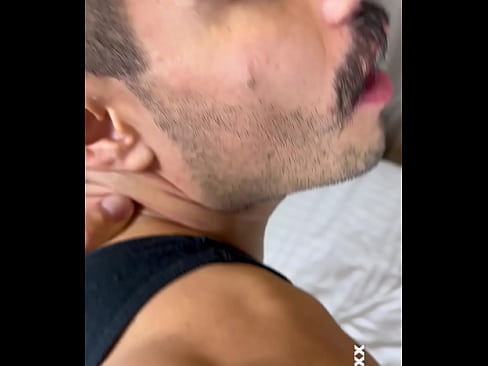 Daddy cachondo me esperaba para follar mi culo peludo. PARTE 3