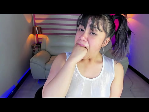 Lila Jordan hace muecas y caras graciosas