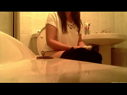 Toilet cam caught sister in law taking a pee