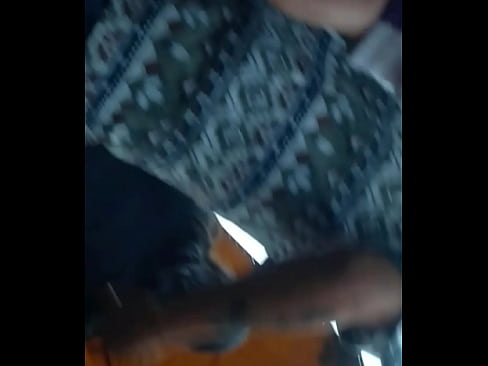 Faldita corta de putita en fiesta