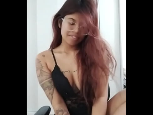Peitos pequenos