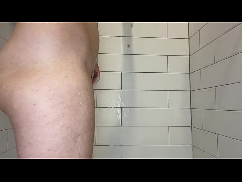Taking shower, making pussy shaved