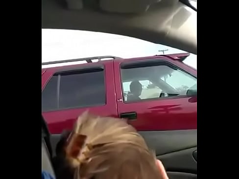 Chupando en el auto