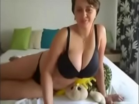 Amateur Perfect Tits MILF on Webcam