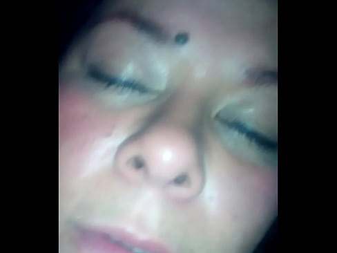 Gabriela cogiendo