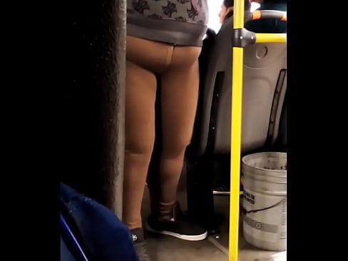 culo de puta nalgona en la ruta de camion 368 en guadalajara