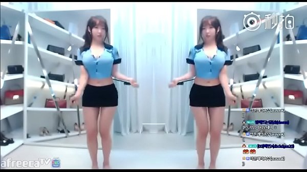 korean girl dancing on webcam