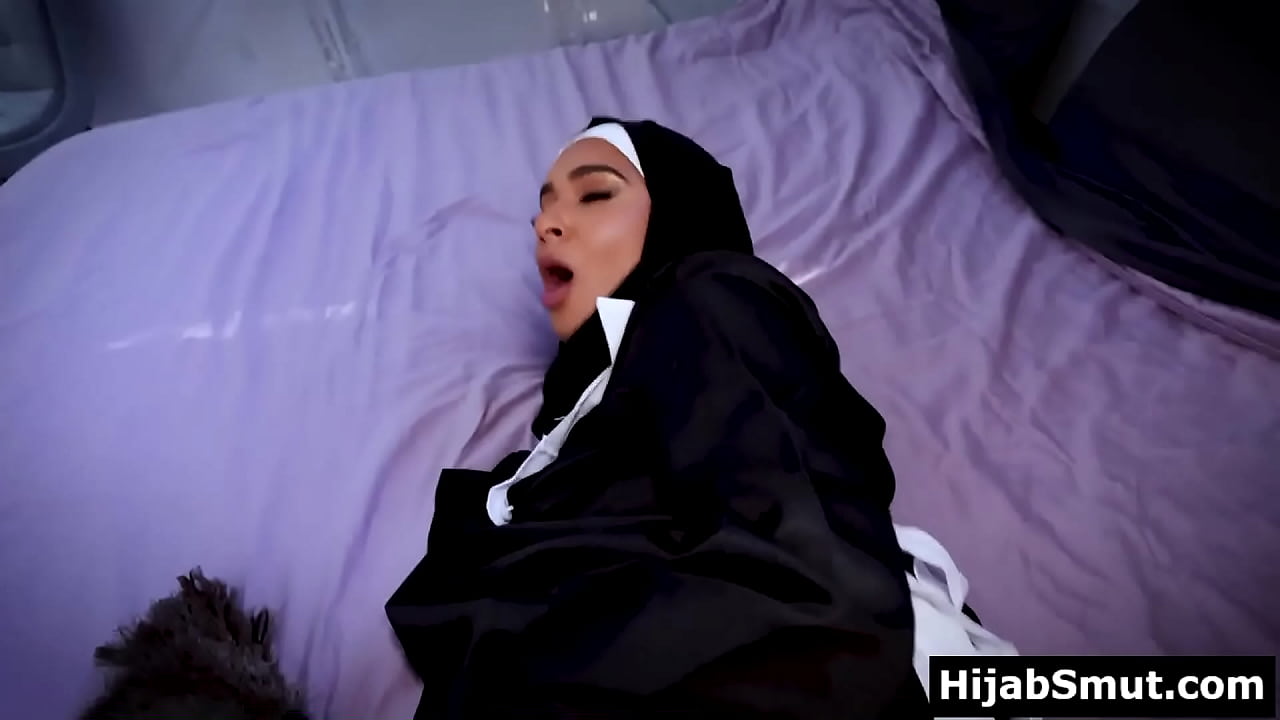 Obedient muslim girl fucked by american guy