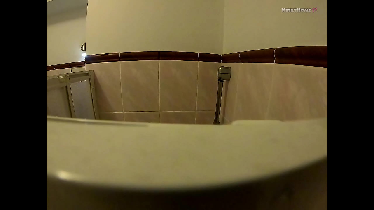 Spy peeping - Amateur skinny girl masturbate in my shower!