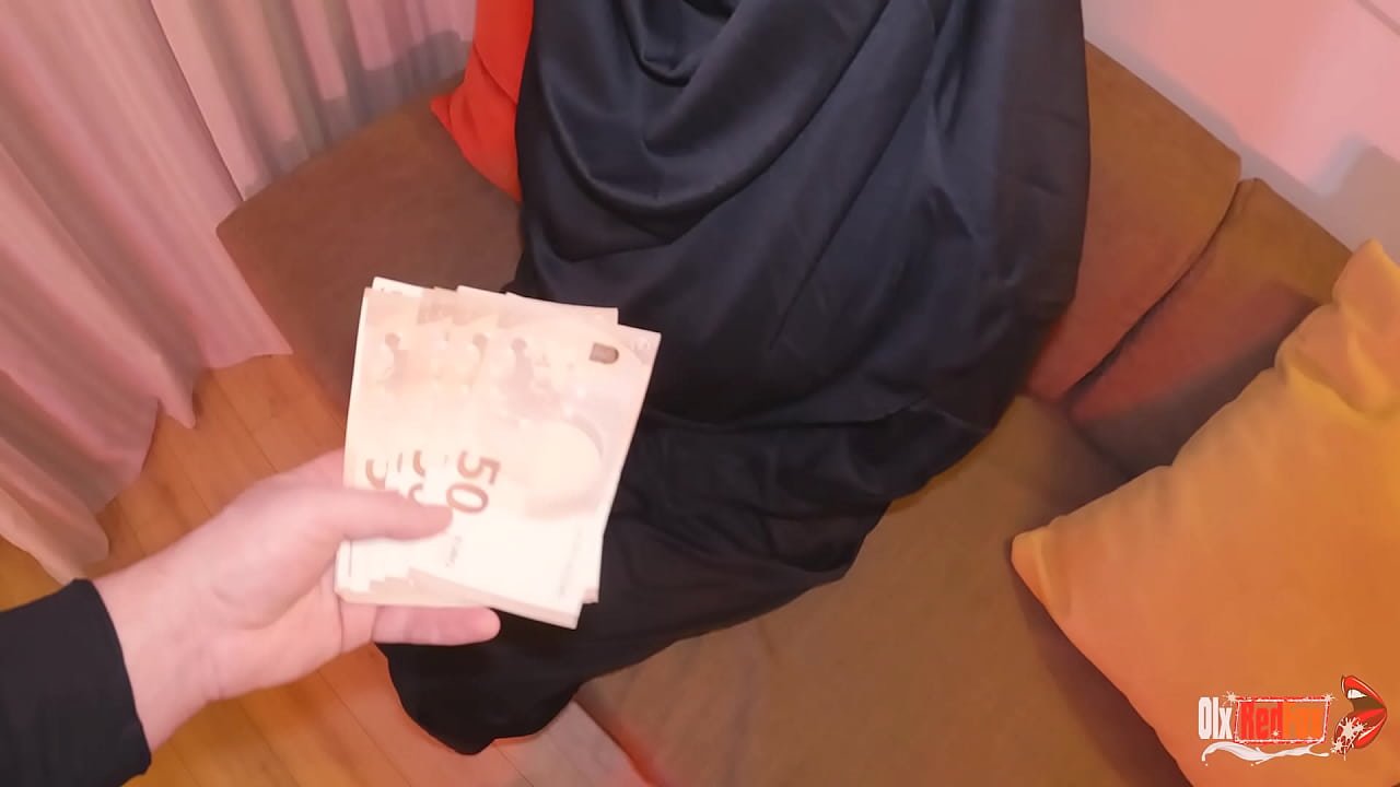 Арабская сучка сосет, трахается и получает кримпай в большую жопу от мусульманского эскорта за 500 евро