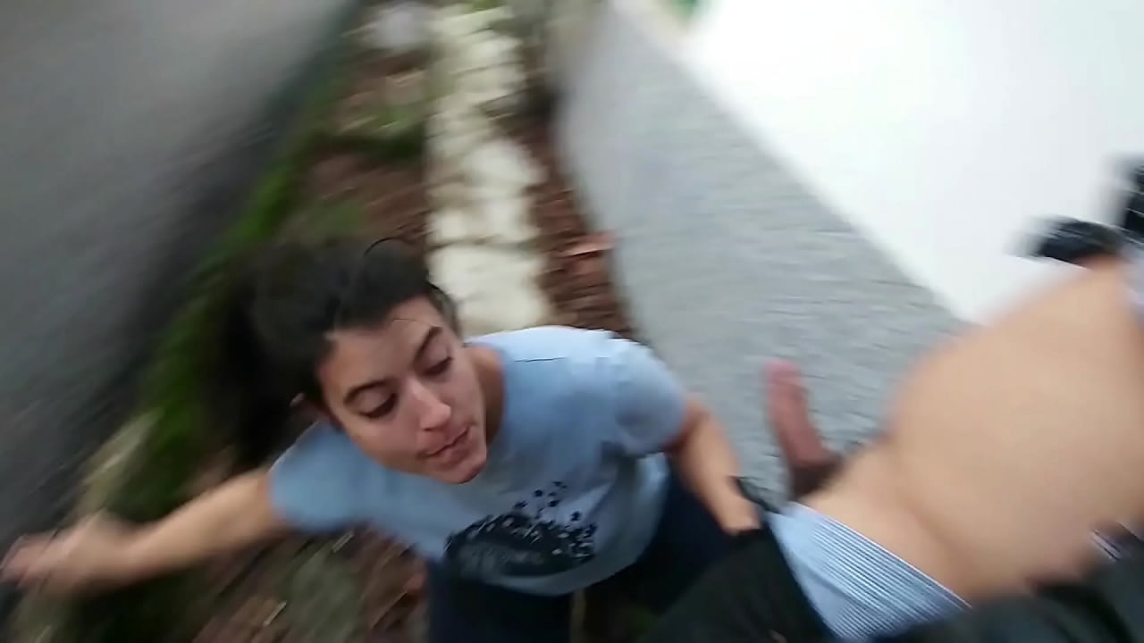 Outdoor blowjob and cum on mouth