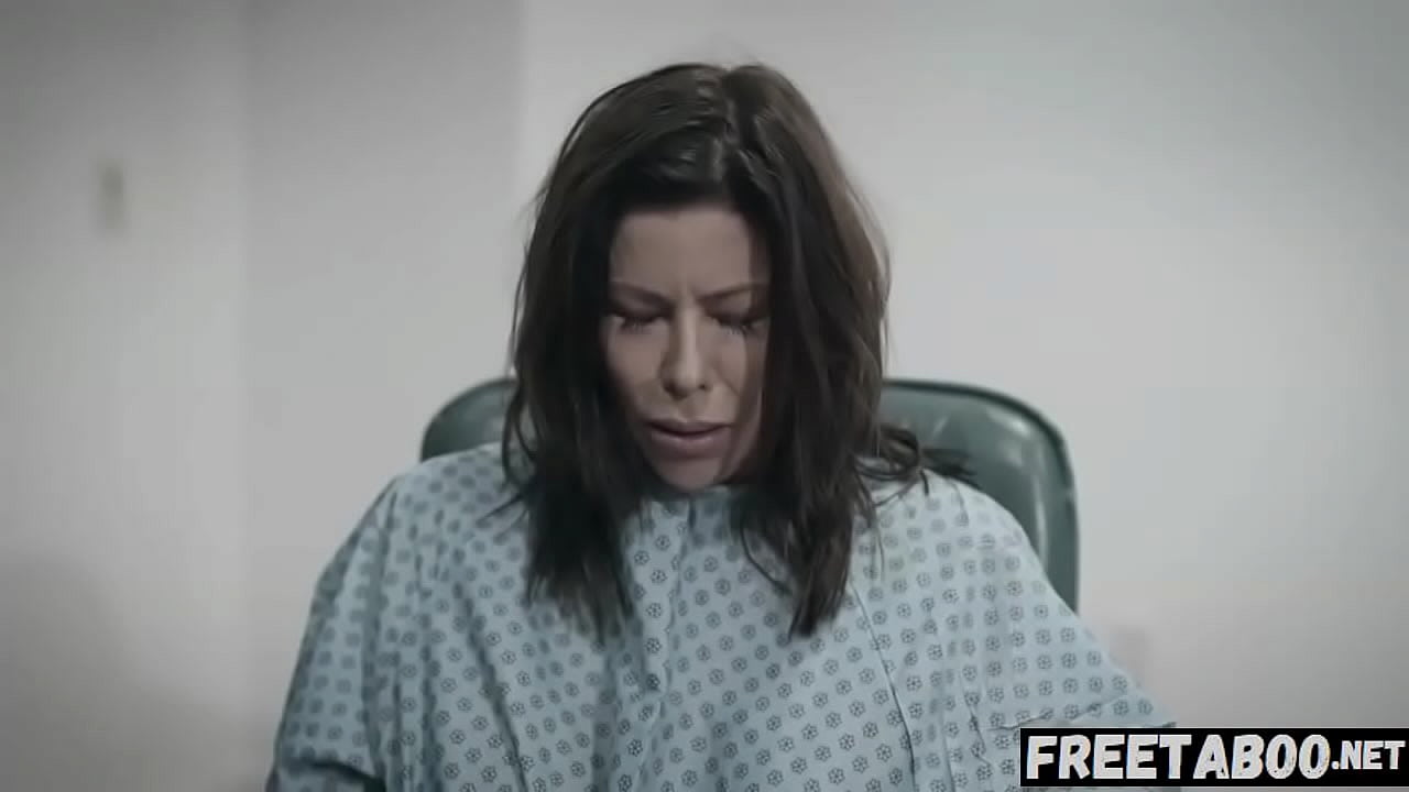 Crazy MILF Patient Got Creampied By Doctor And She Can't Screaming