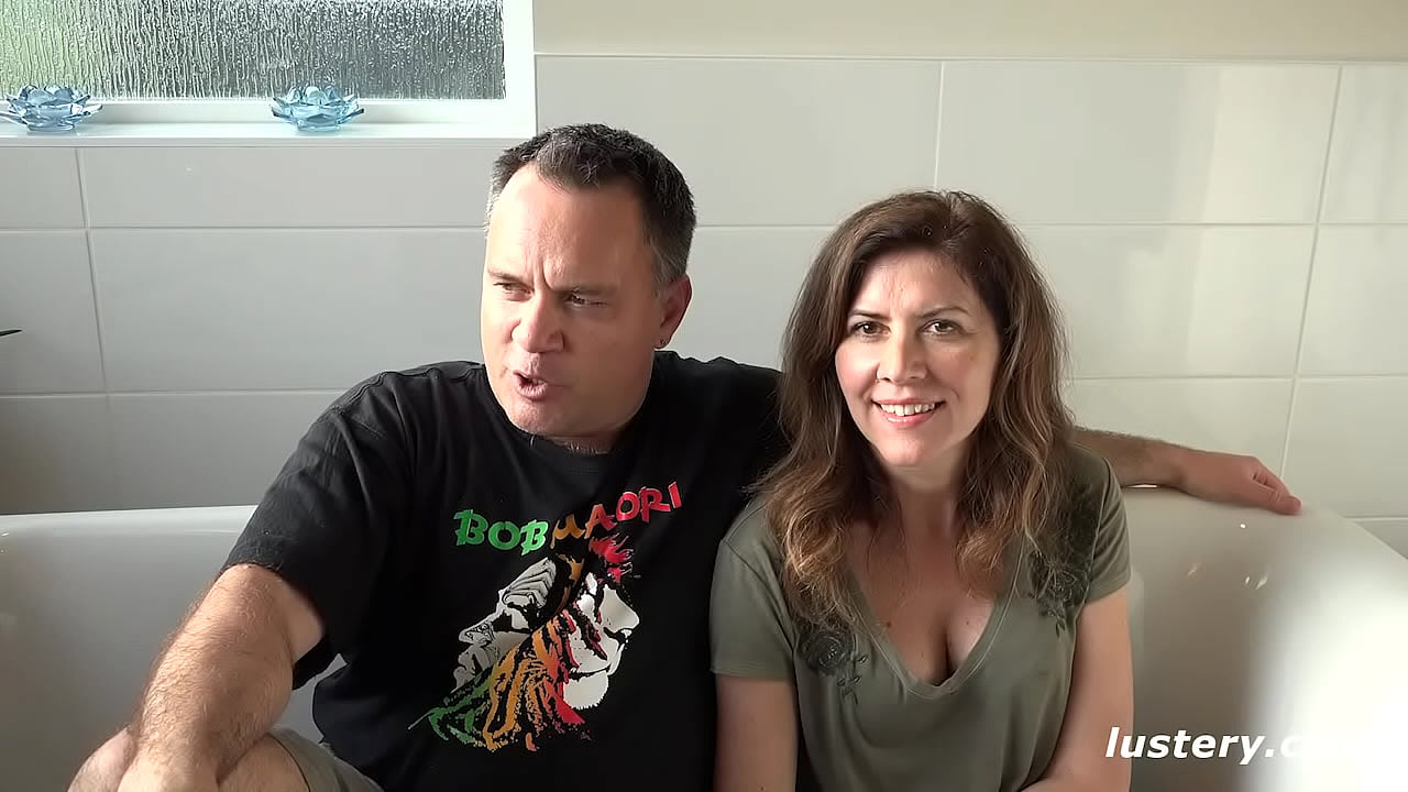 Real Mature Homemade Couple Getting Clean Together