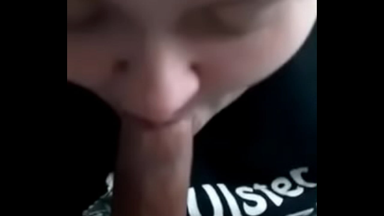 Thick white girl sucking dick in the car