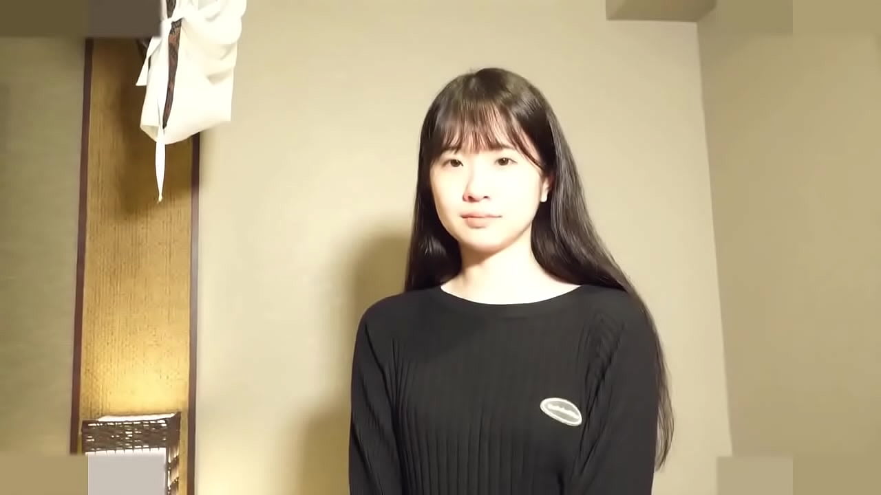 An 18-year-old neat and clean amateur. She is a Japanese beauty with black hair. She has a blowjob and creampie sex with shaved pussy. Uncensored