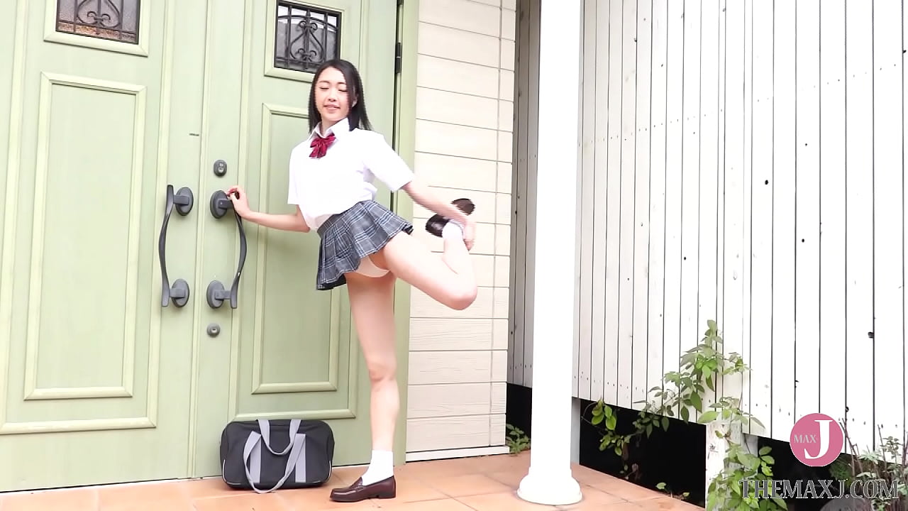 Female student in short skirt seduces with soft pose [PPMN-090]