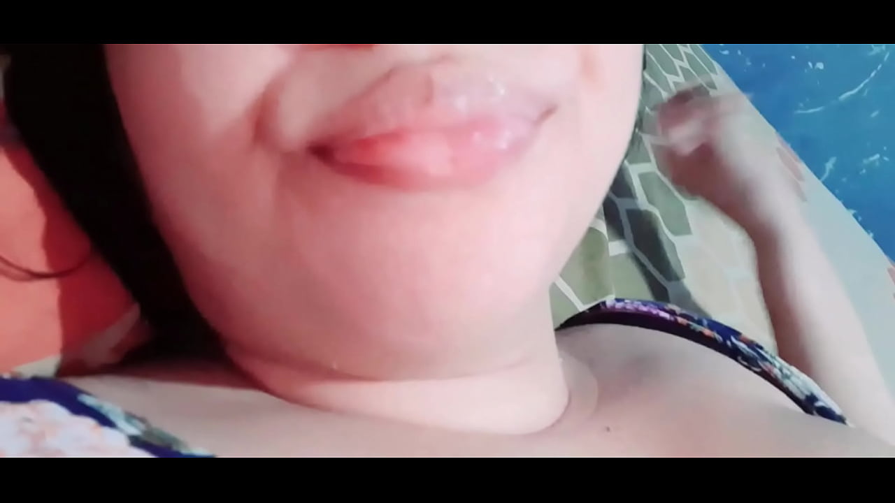 Lesbica Bere bevuta si registra mentre si tocca e si masturba e invia il video a suo zio, REAL HOME VIDEO