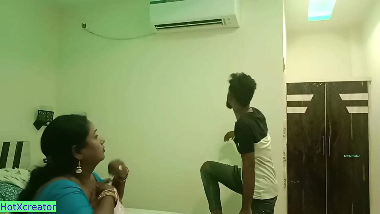 Indian hot Cheating wife hot hardcore sex! with clear Hindi audio