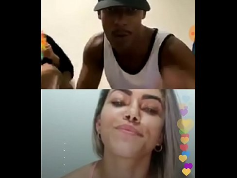 Vagabunda se exibindo