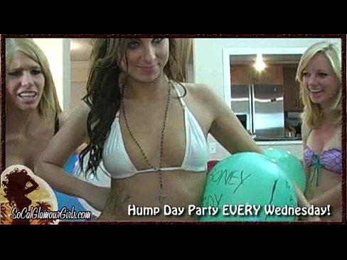 Sexy Webcam Girls Play Balloons