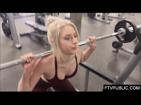 amateur blonde busy gym flashing