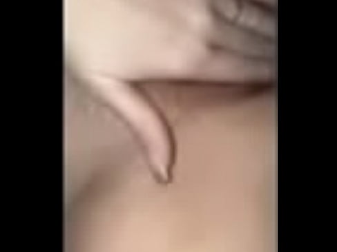 Hot white girl pussy play