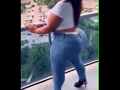 Big ass and titts latina