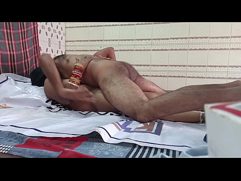 सेक्सी भाभी की कमर का दर्द चूत चोदकर मिटाया Indian Bhabhi Sex