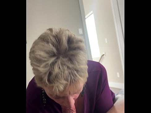 Old white lady deepthroating the whole dick