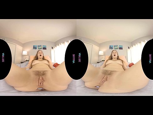 All natural brunette wants you to watch her orgasm in virtual reality