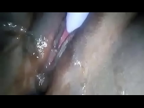 Me manda video masturbándose (squirt al final)