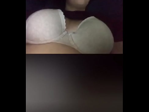 Periscope talky teen flashes her big titties